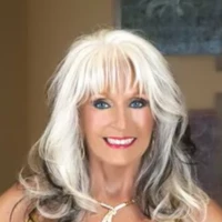 Салли Дангело Sally DAngelo