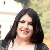 Майя Милано Maya Milano