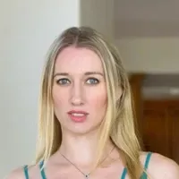 Райли Рейес Riley Reyes