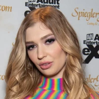 Маккензи Мосс Mackenzie Moss