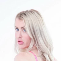 Кэти Монро Katie Monroe