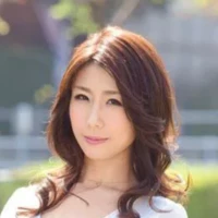 Аюми Шинода Ayumi Shinoda