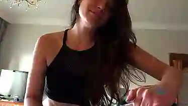 Gia Paige симпатичная красотка Gia Paige получает от парня секс.