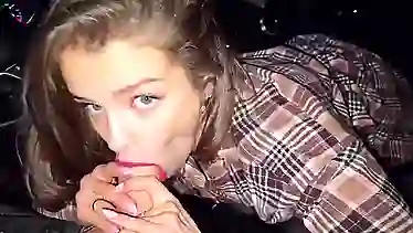 Рассталась с бойфрендом и отсосала таксисту хуй здоровенный назло бывшему